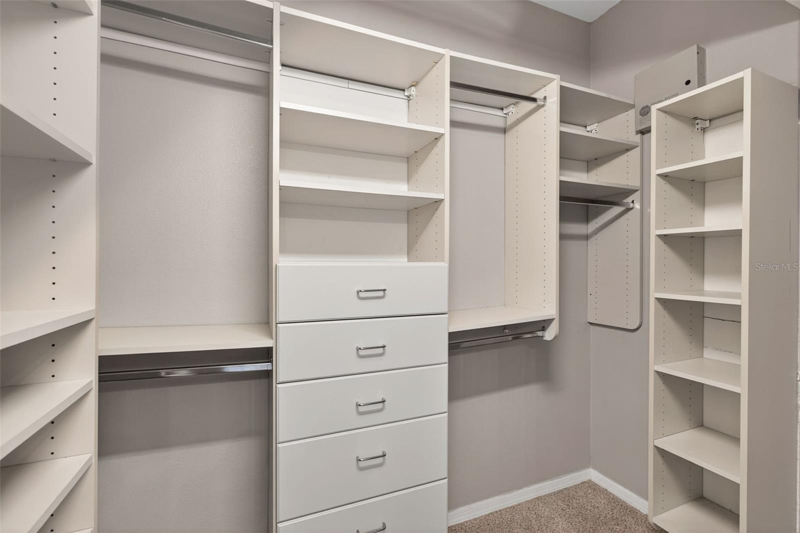 PELICAN POINTE GOLF & COUNTRY CLUB - Residential