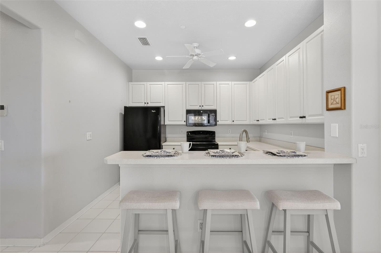 PELICAN POINTE GOLF & COUNTRY CLUB - Residential