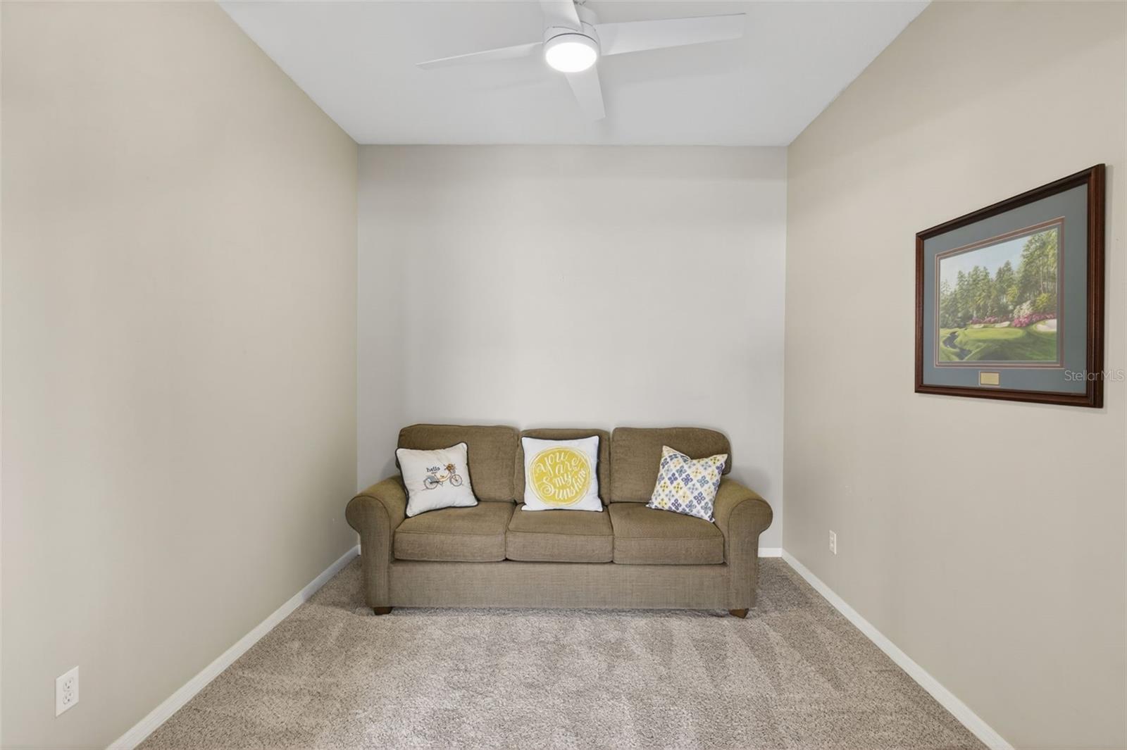 PELICAN POINTE GOLF & COUNTRY CLUB - Residential