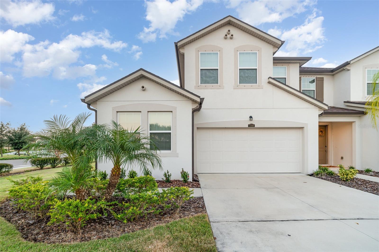 Welcome to this beautiful 2BR/3BA home in the heart of Lakewood Ranch! Featuring a spacious open floor plan, large upstairs bonus room, and second living area perfect for guests or a home office. Modern kitchen with stainless steel appliances and granite counters. Zoned for A-rated schools — Gullett Elementary, Mona Jain Middle, and Lakewood Ranch High. Close to shops, dining, and I-75.