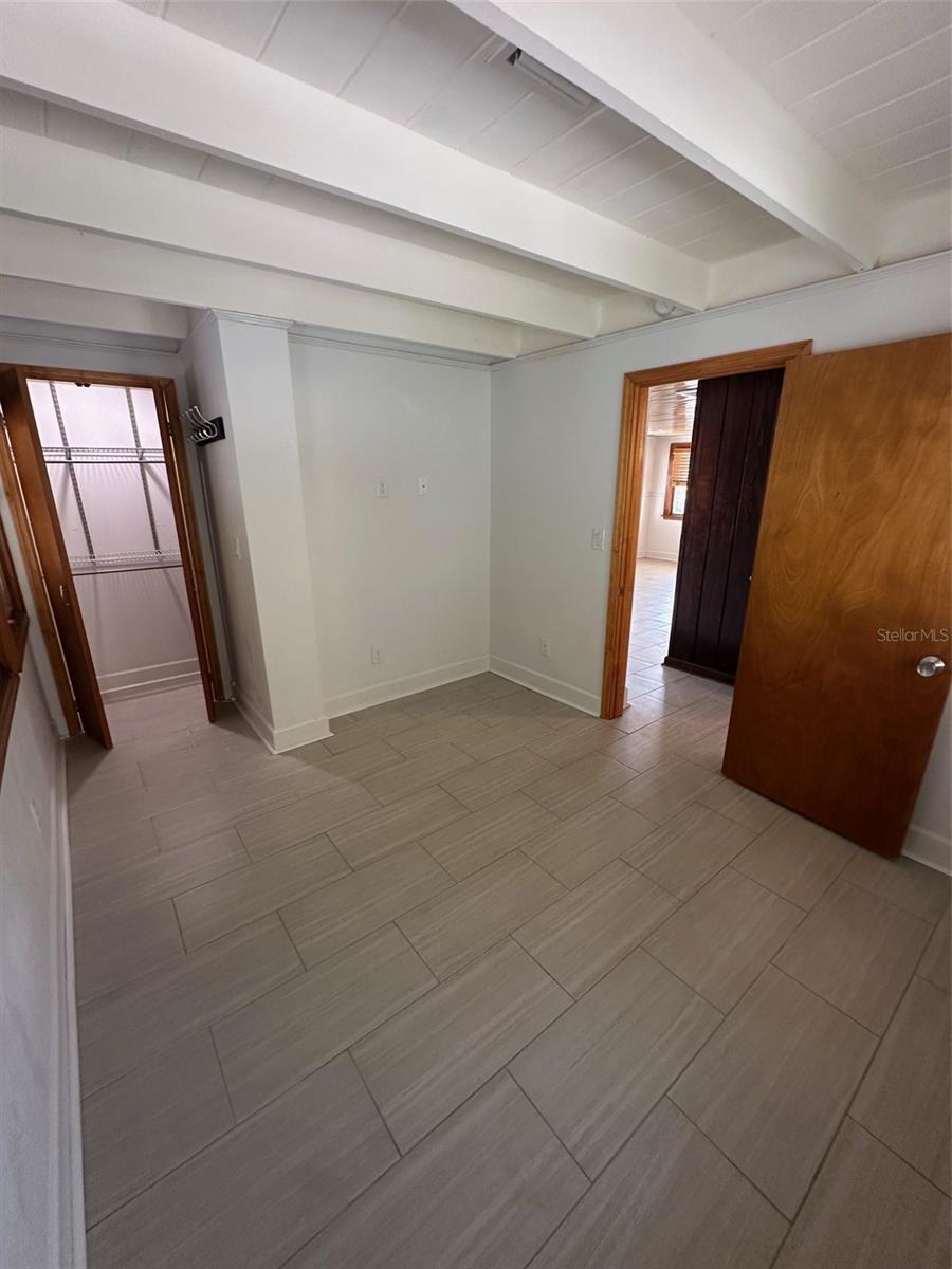 COLIN PARK - Residential Lease