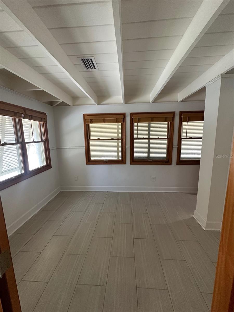 COLIN PARK - Residential Lease