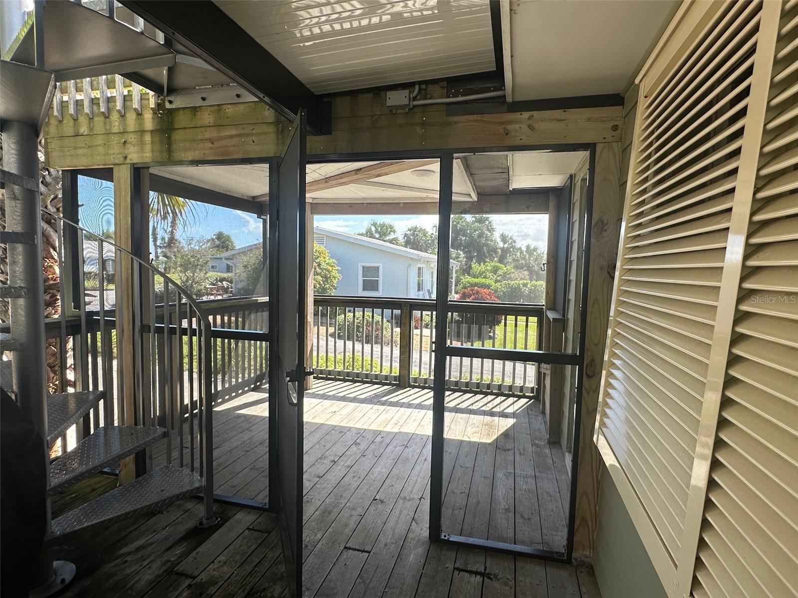 COLIN PARK - Residential Lease