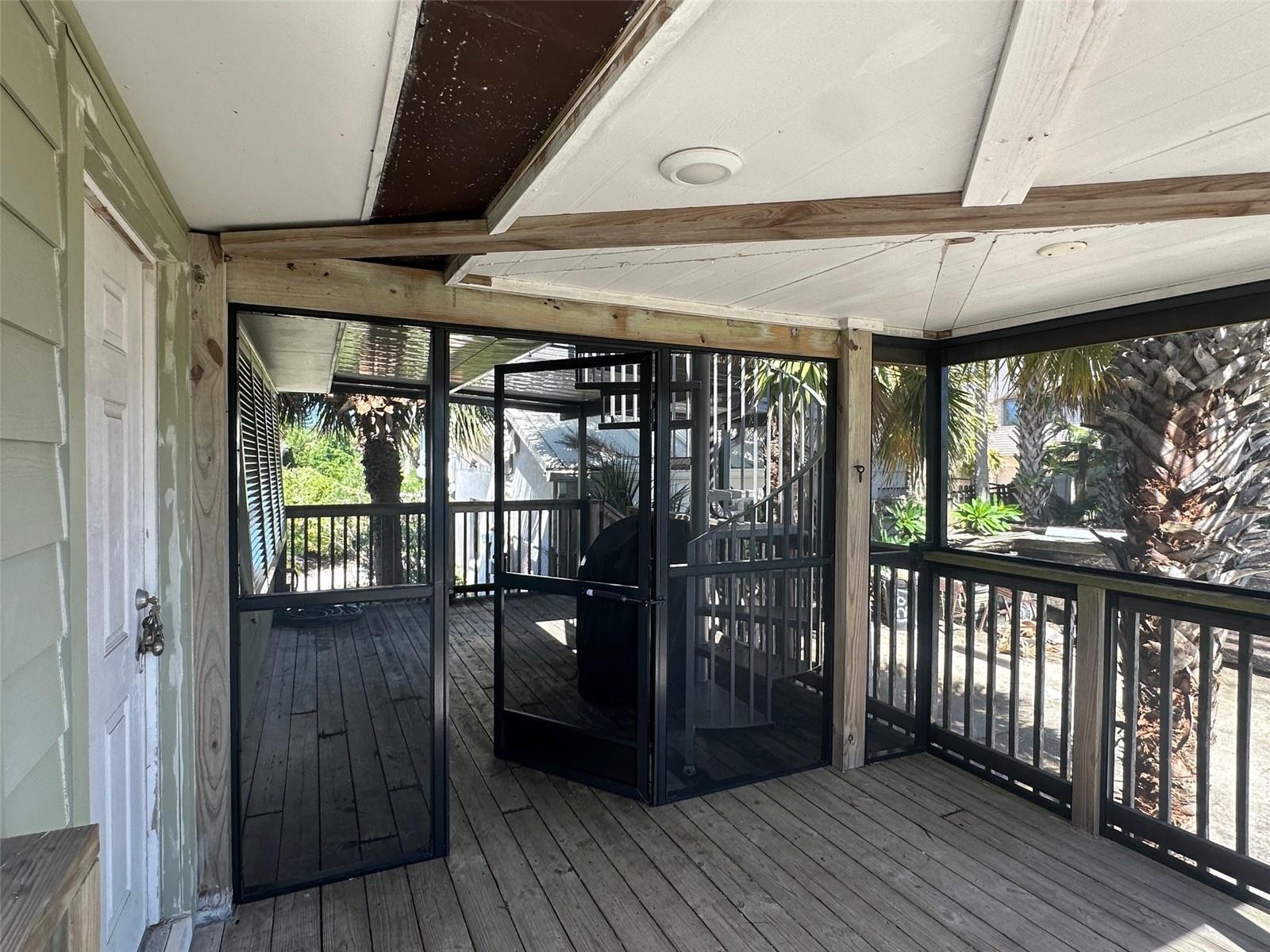 COLIN PARK - Residential Lease