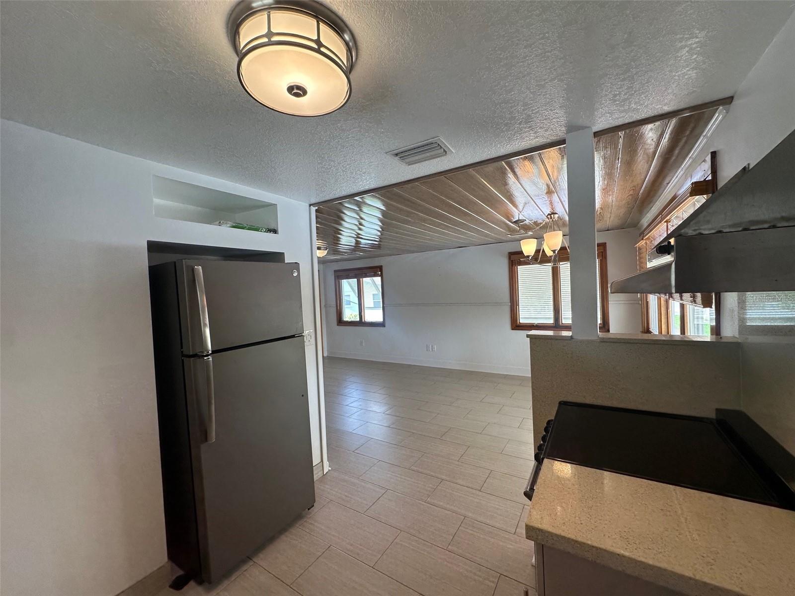 COLIN PARK - Residential Lease