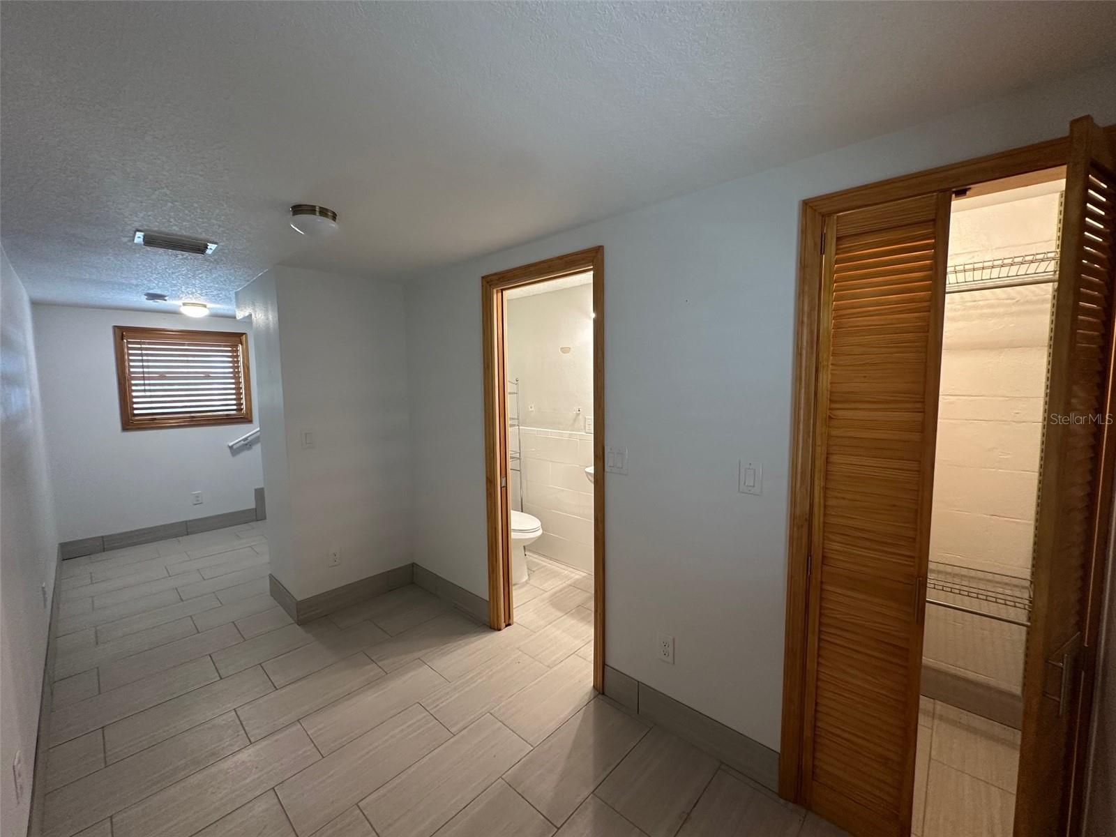 COLIN PARK - Residential Lease