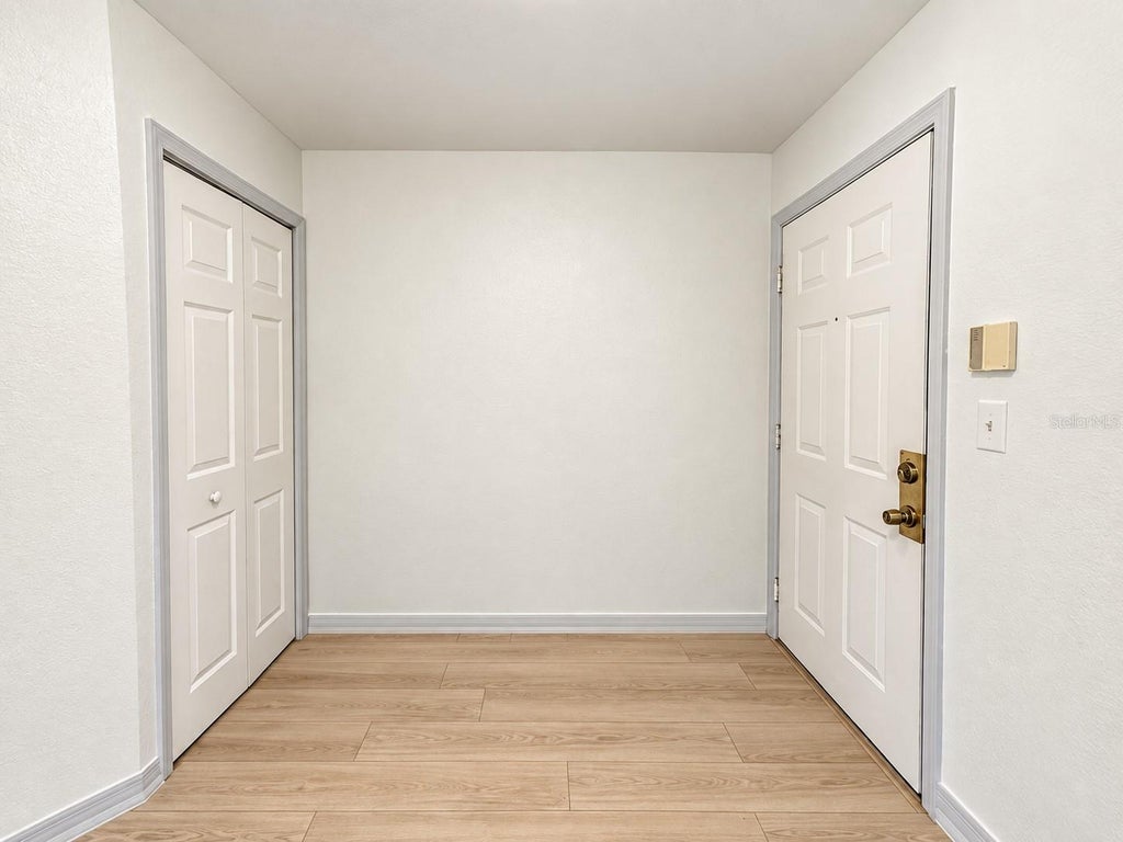 Photo of 5471 Vineland Road #7204, Orlando, FL 32811 (MLS # O6447305)
