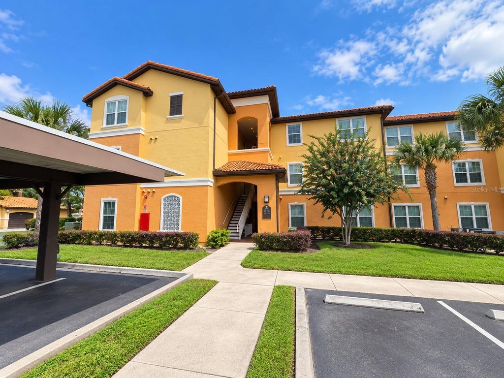 Photo of 5471 Vineland Road #7204, Orlando, FL 32811 (MLS # O6447305)