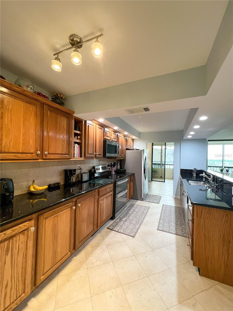 FEATHER POINTE I CONDO - Residential