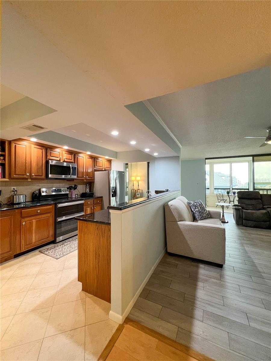 FEATHER POINTE I CONDO - Residential