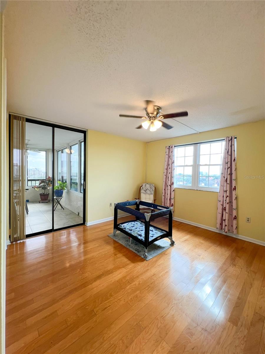 FEATHER POINTE I CONDO - Residential