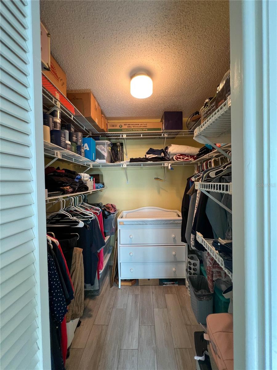 FEATHER POINTE I CONDO - Residential