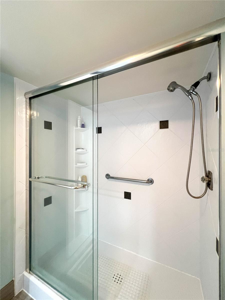 FEATHER POINTE I CONDO - Residential