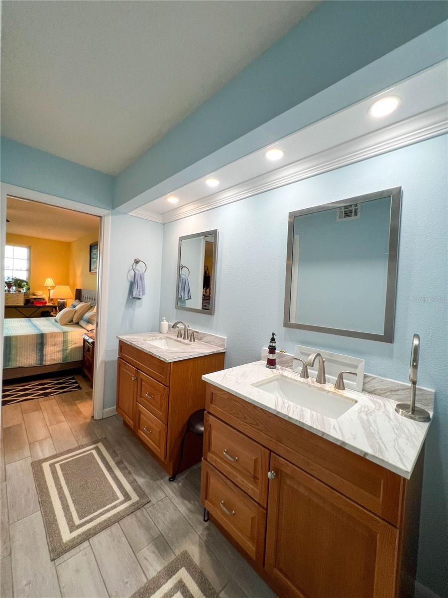 FEATHER POINTE I CONDO - Residential