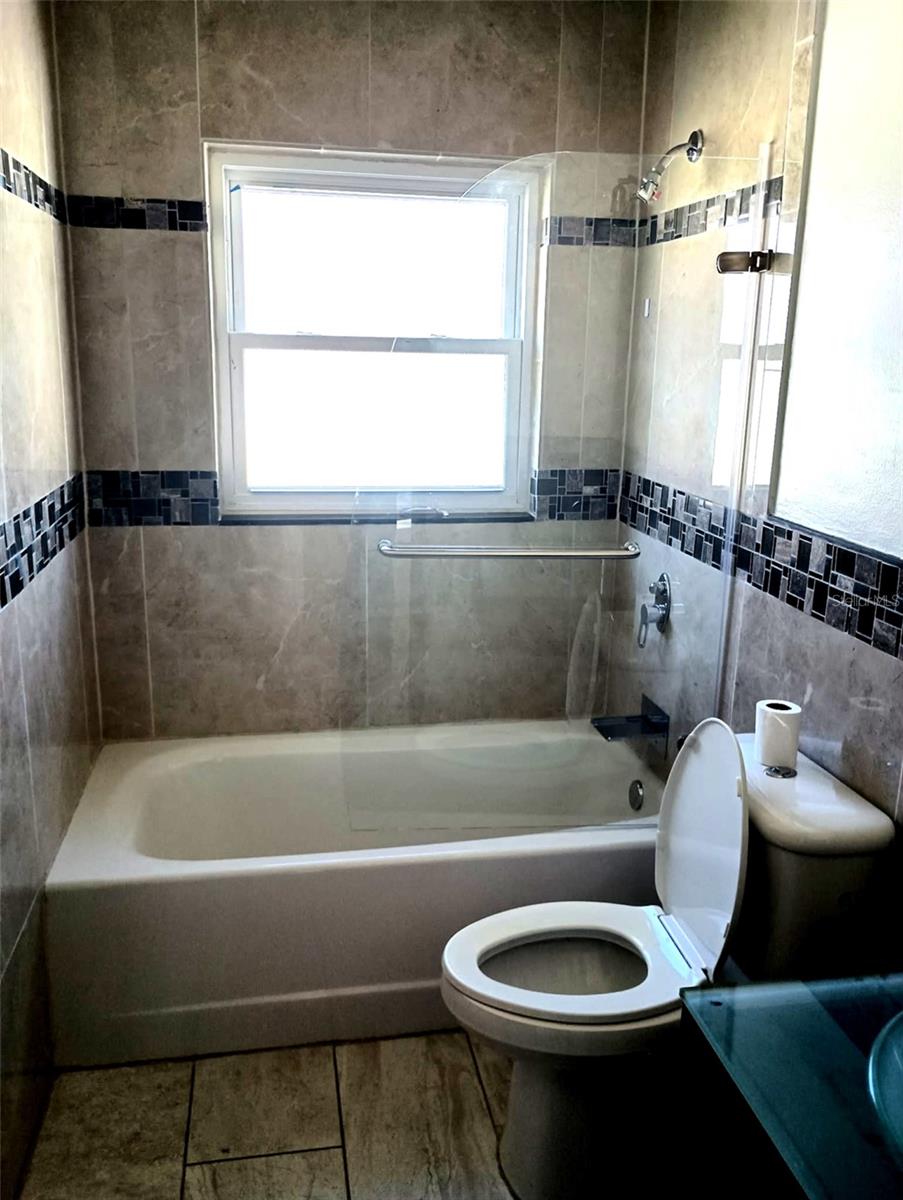 DOVER MANOR - Residential