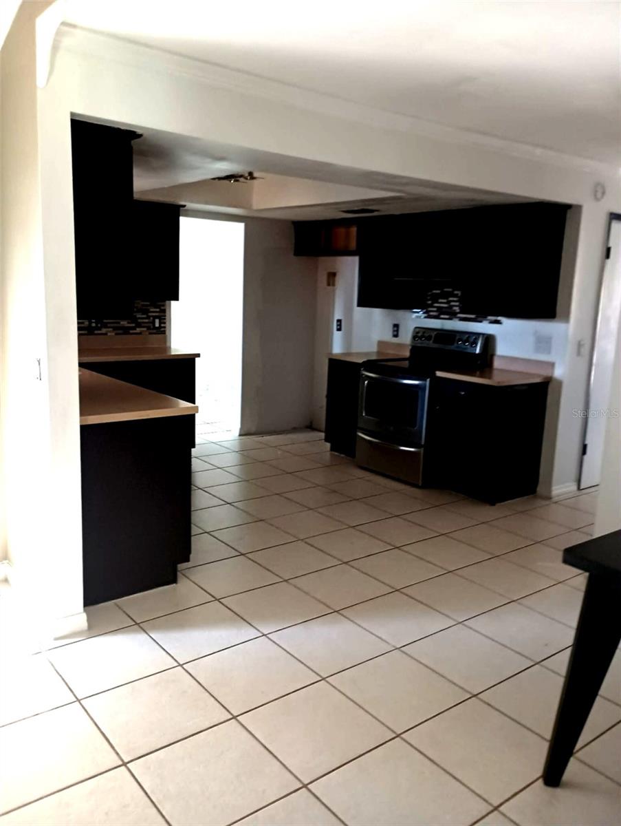 DOVER MANOR - Residential