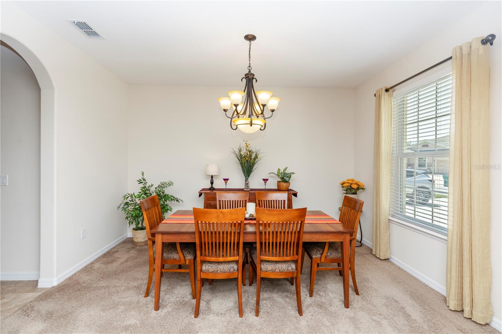 319 E VICTORIA TRAILS BOULEVARD