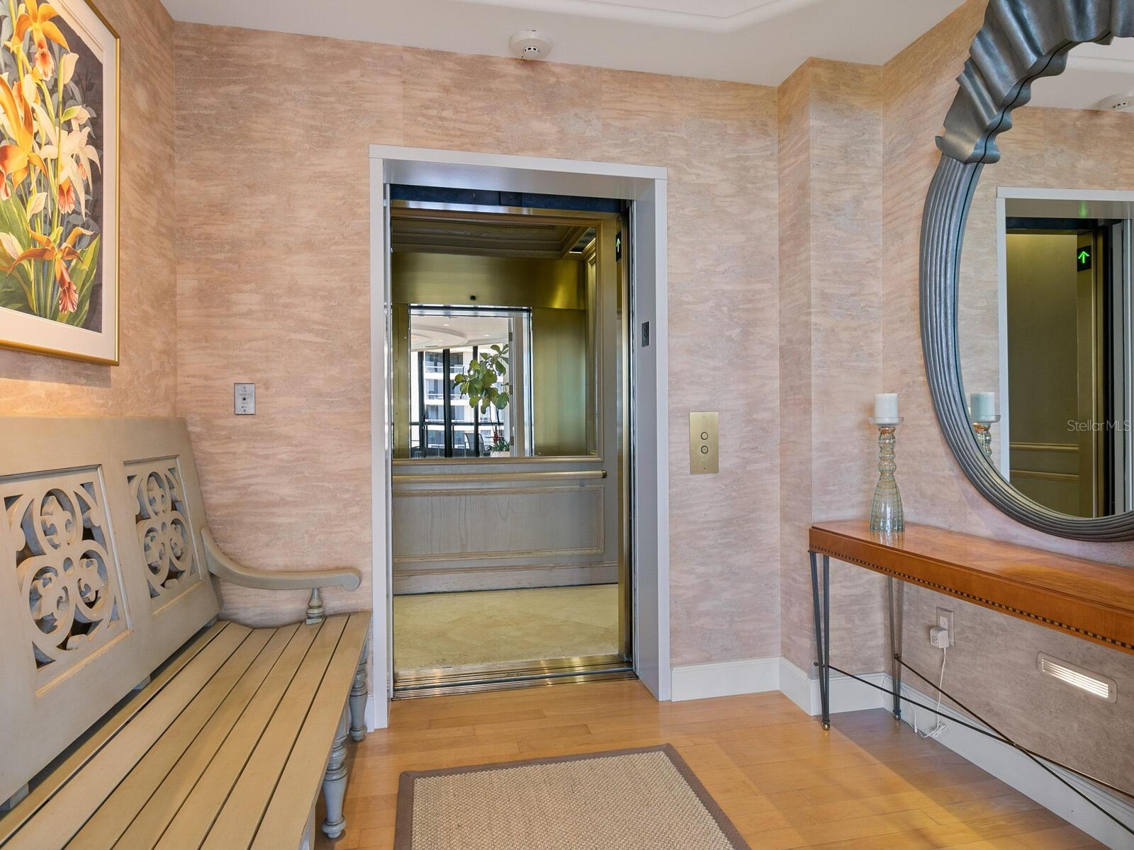 WATER CLUB I/LONGBOAT KEY - Residential