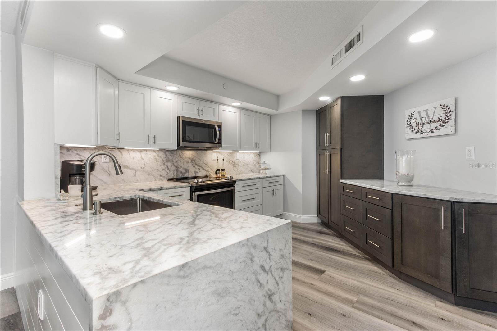 ISLAND WALK CONDO - Residential