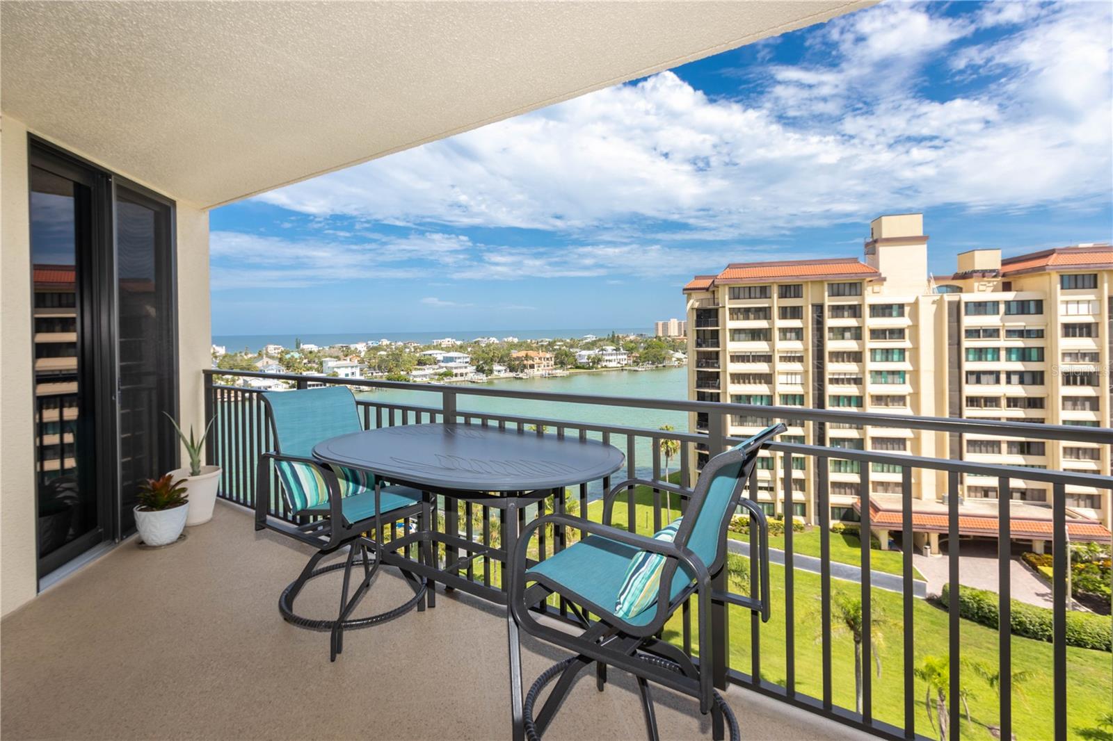 ISLAND WALK CONDO - Residential