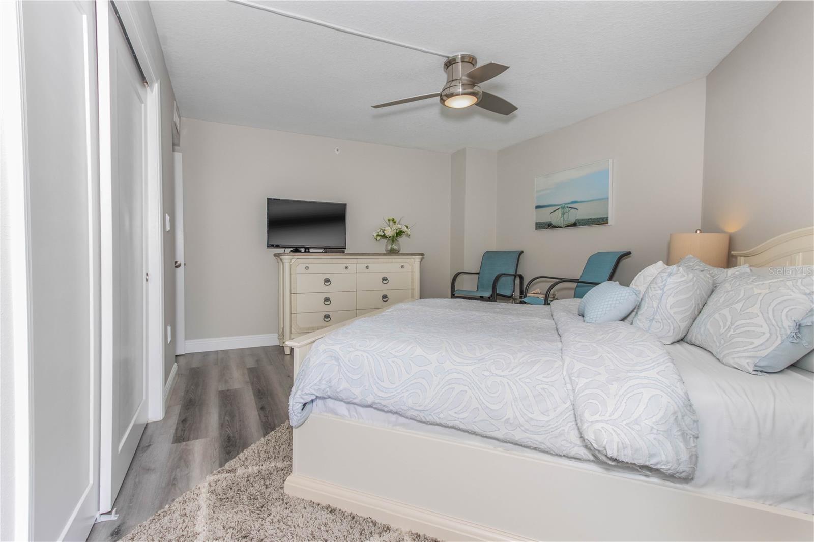 ISLAND WALK CONDO - Residential