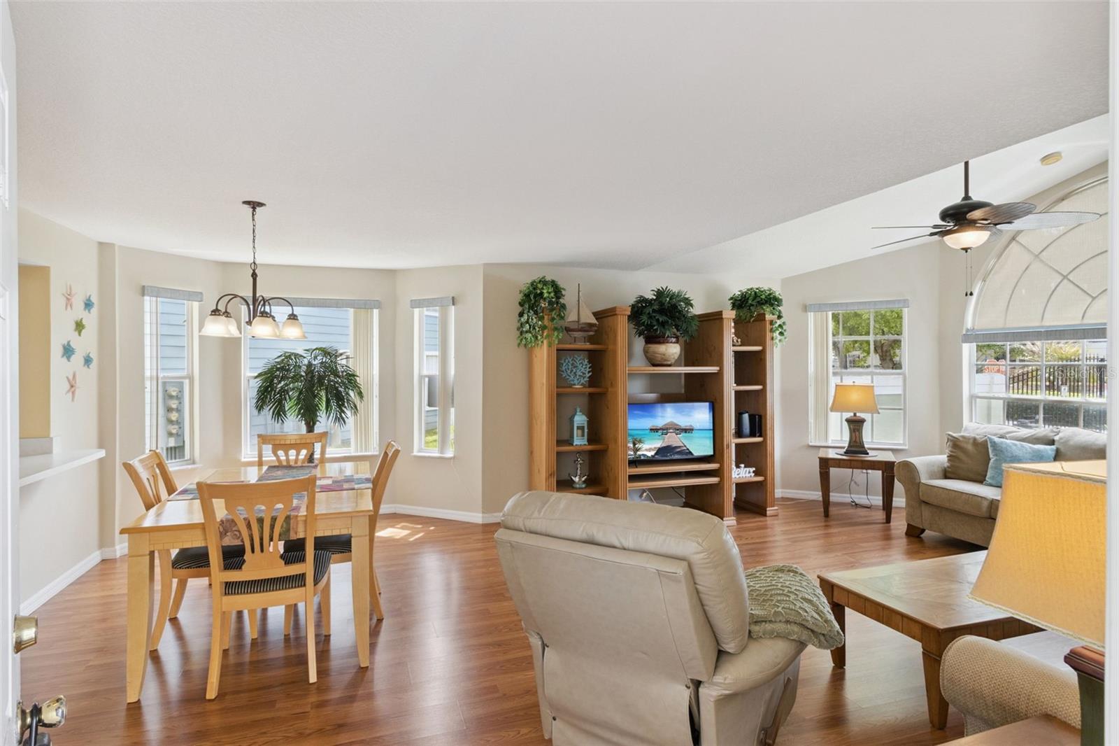 VILLAS AT ISLAND CLUB - Residential