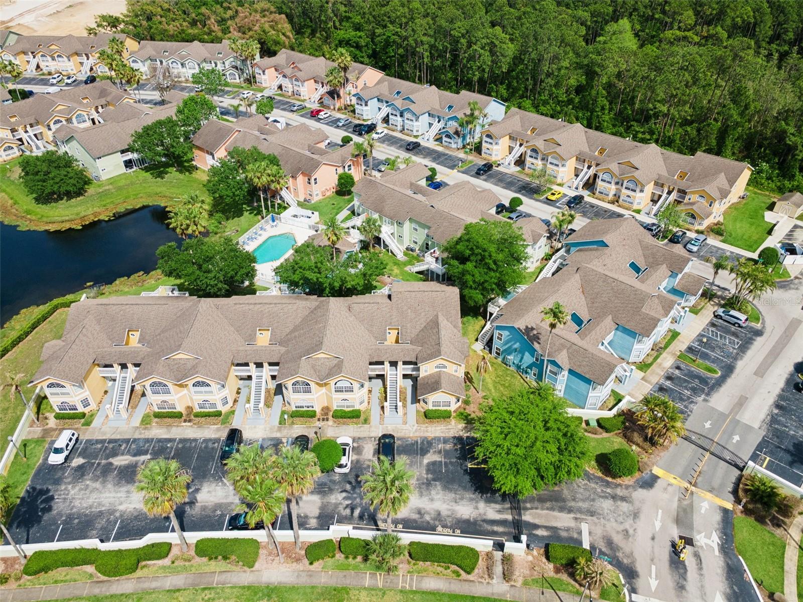 VILLAS AT ISLAND CLUB - Residential