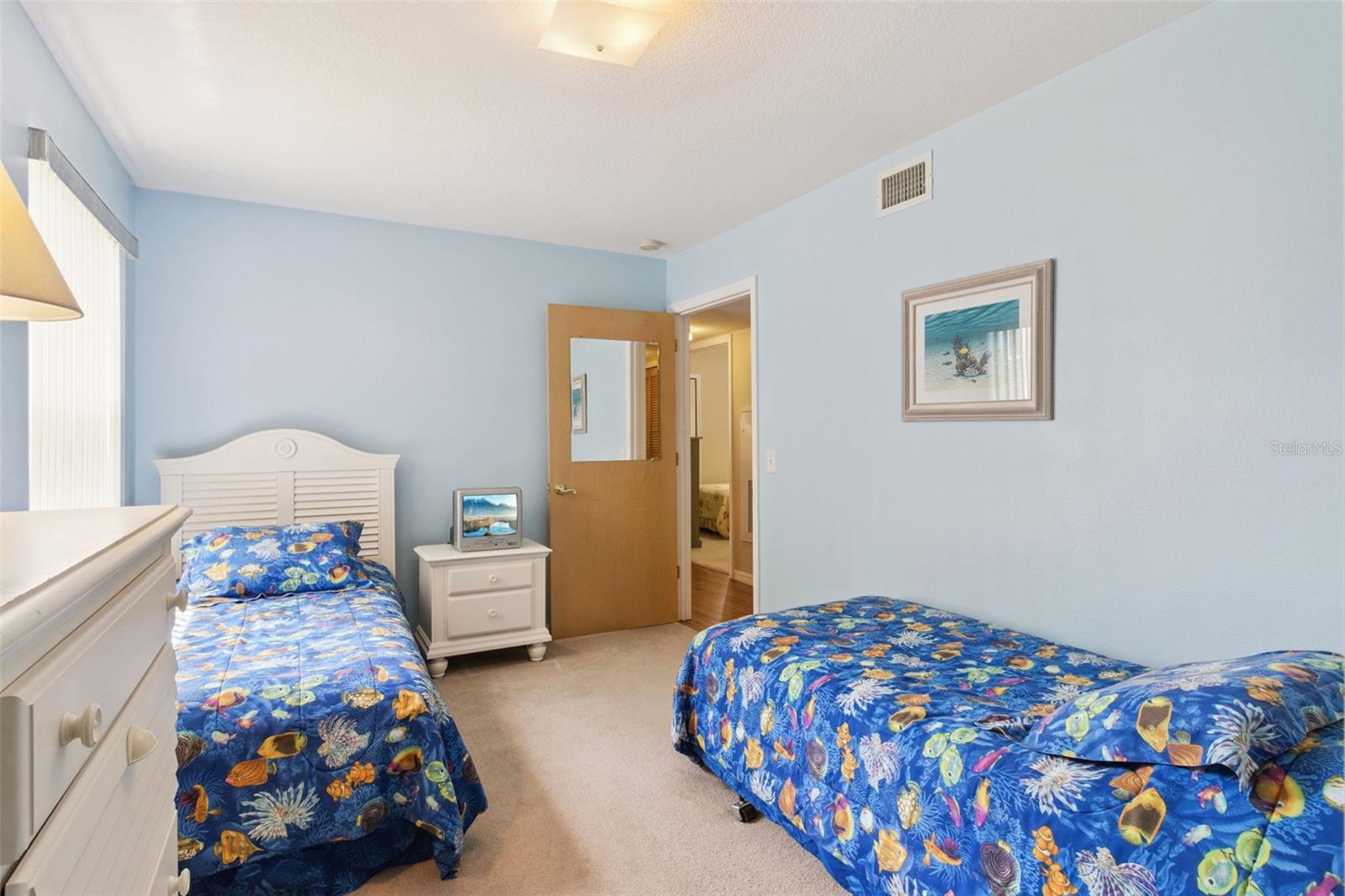 VILLAS AT ISLAND CLUB - Residential