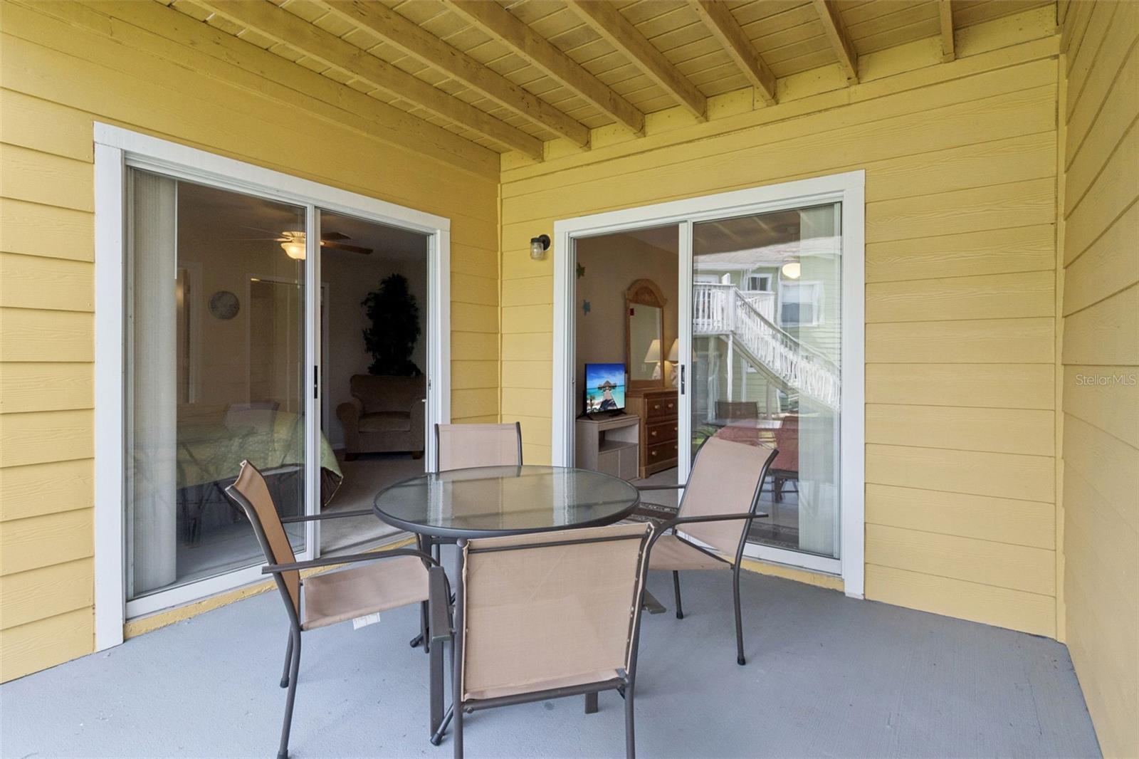 VILLAS AT ISLAND CLUB - Residential