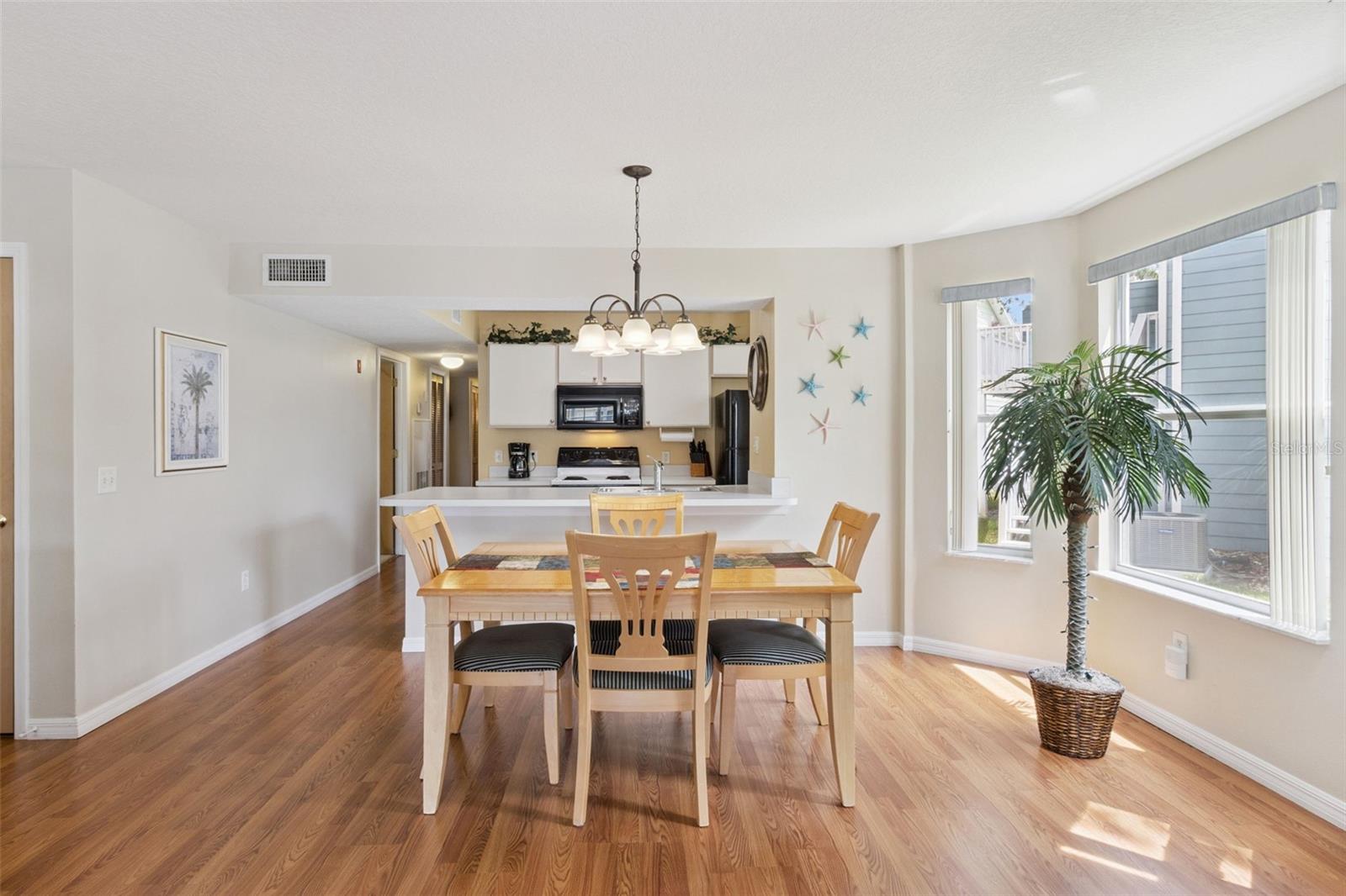 VILLAS AT ISLAND CLUB - Residential