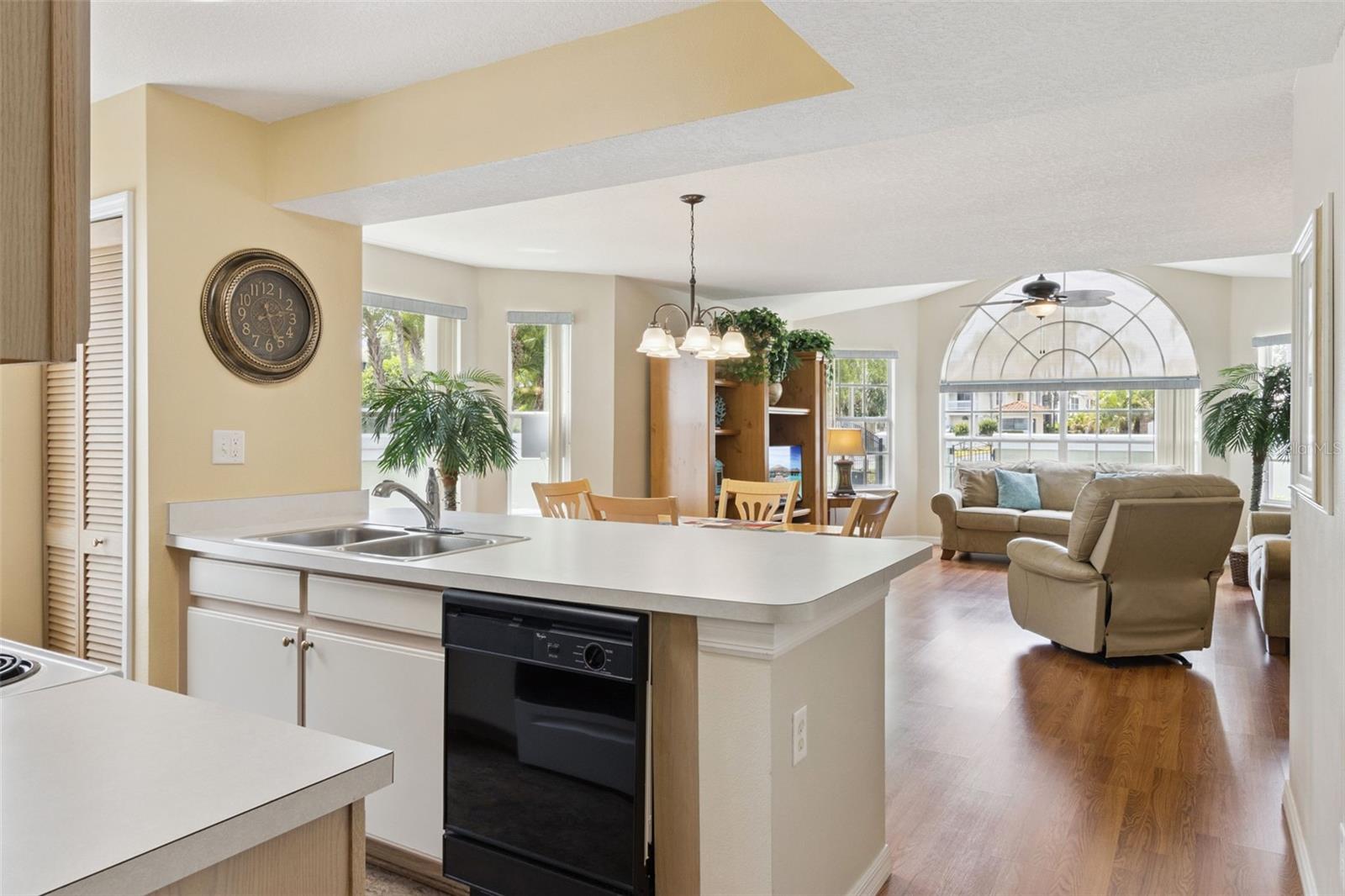 VILLAS AT ISLAND CLUB - Residential