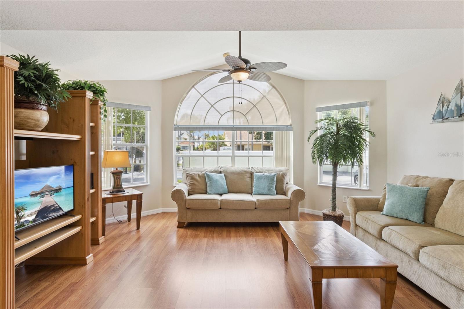 VILLAS AT ISLAND CLUB - Residential