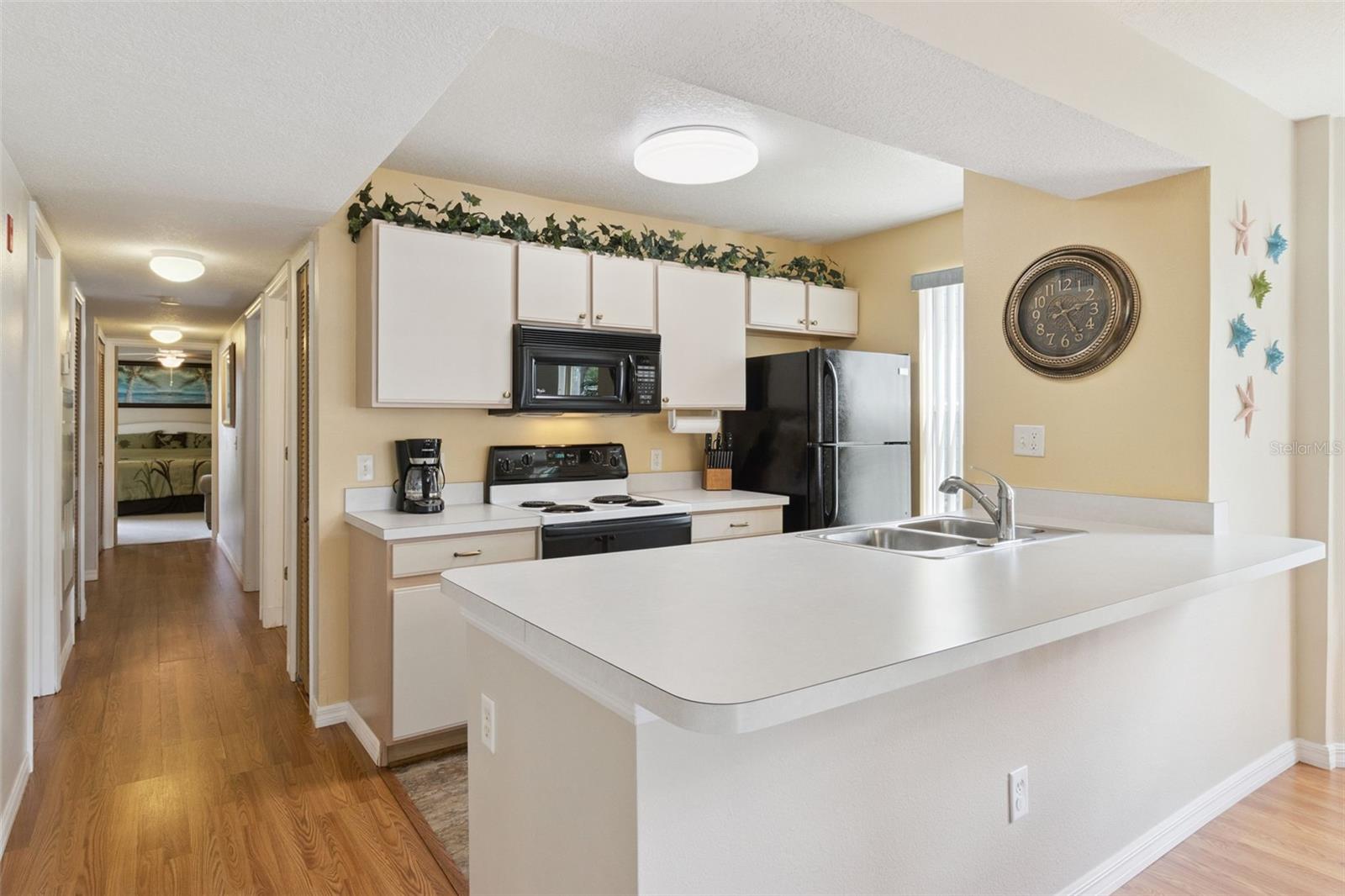 VILLAS AT ISLAND CLUB - Residential