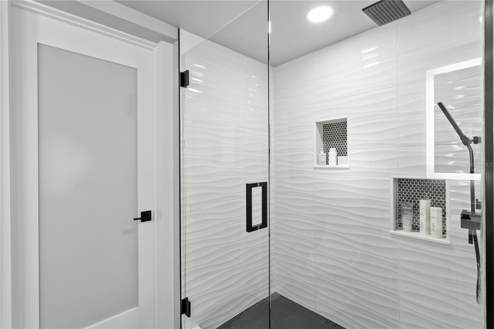 THE MERIDIAN - Residential