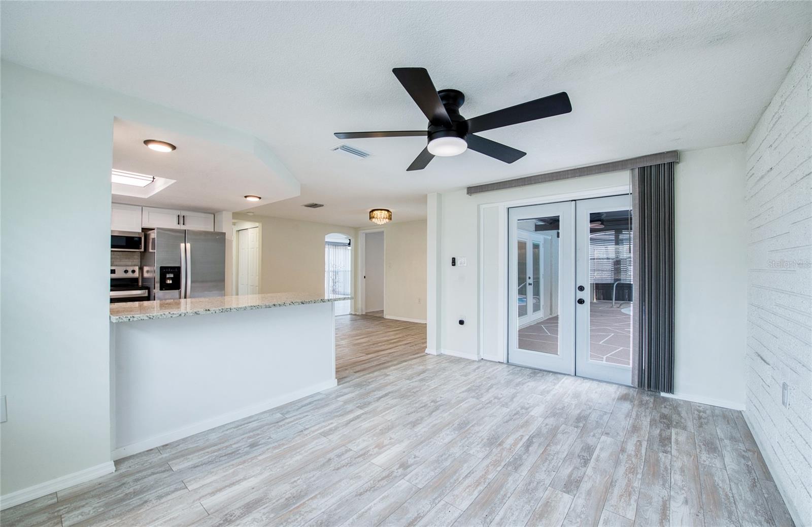 REGENCY PARK - Residential