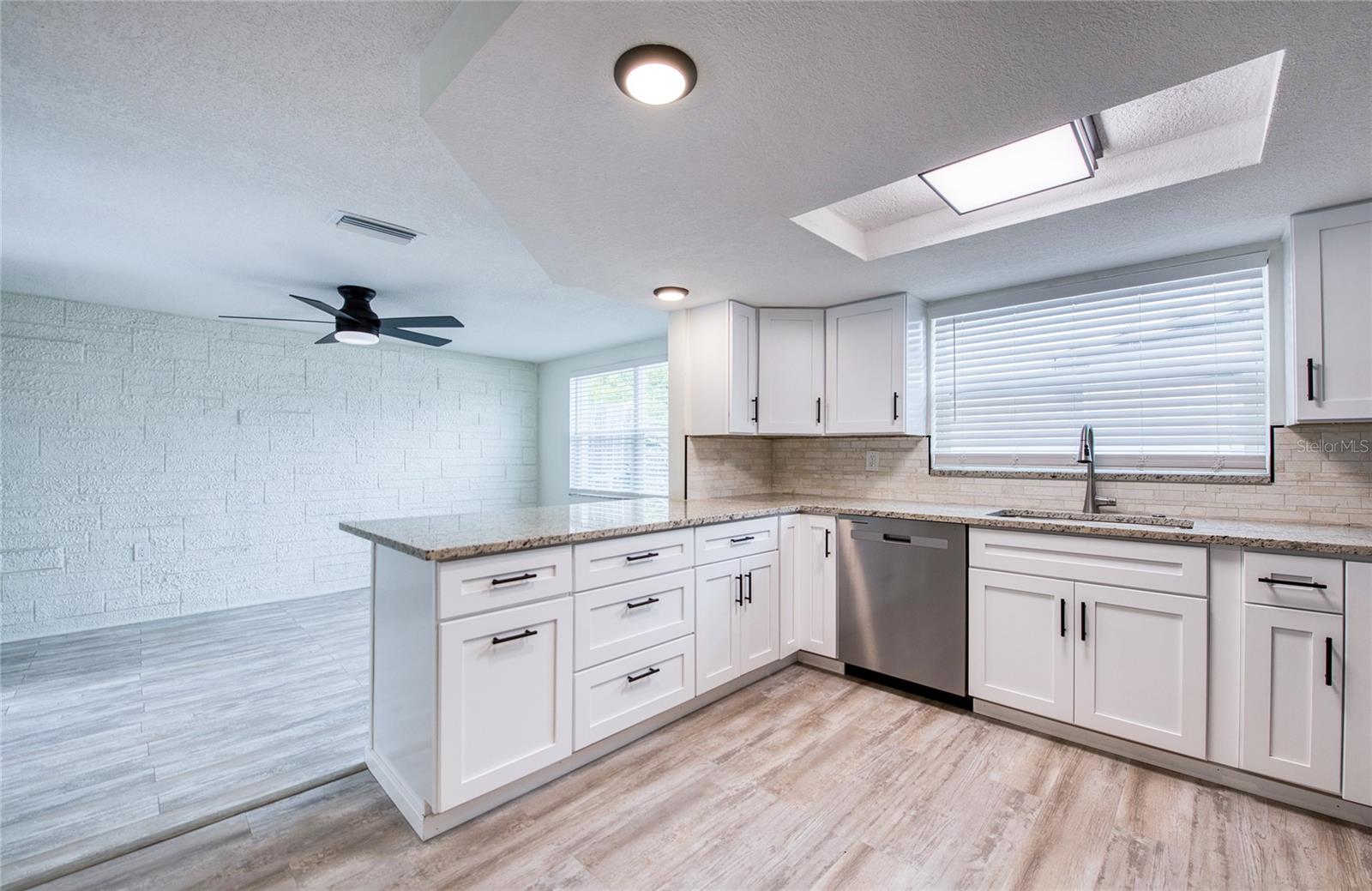 REGENCY PARK - Residential