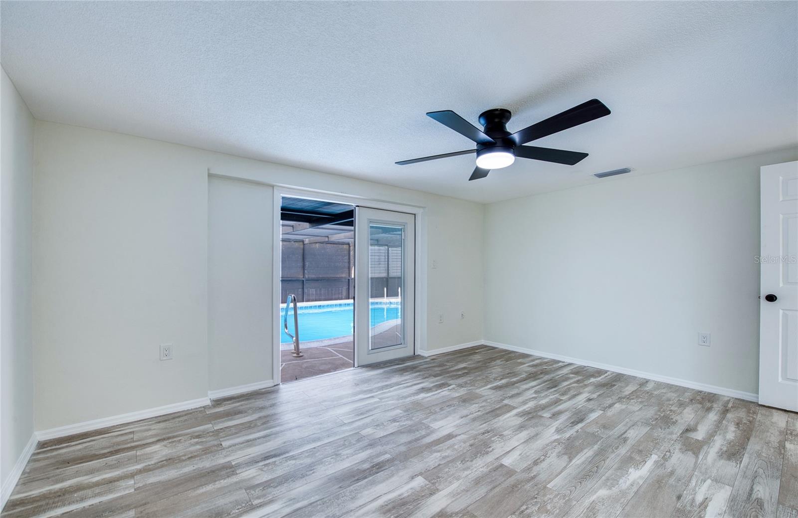 REGENCY PARK - Residential