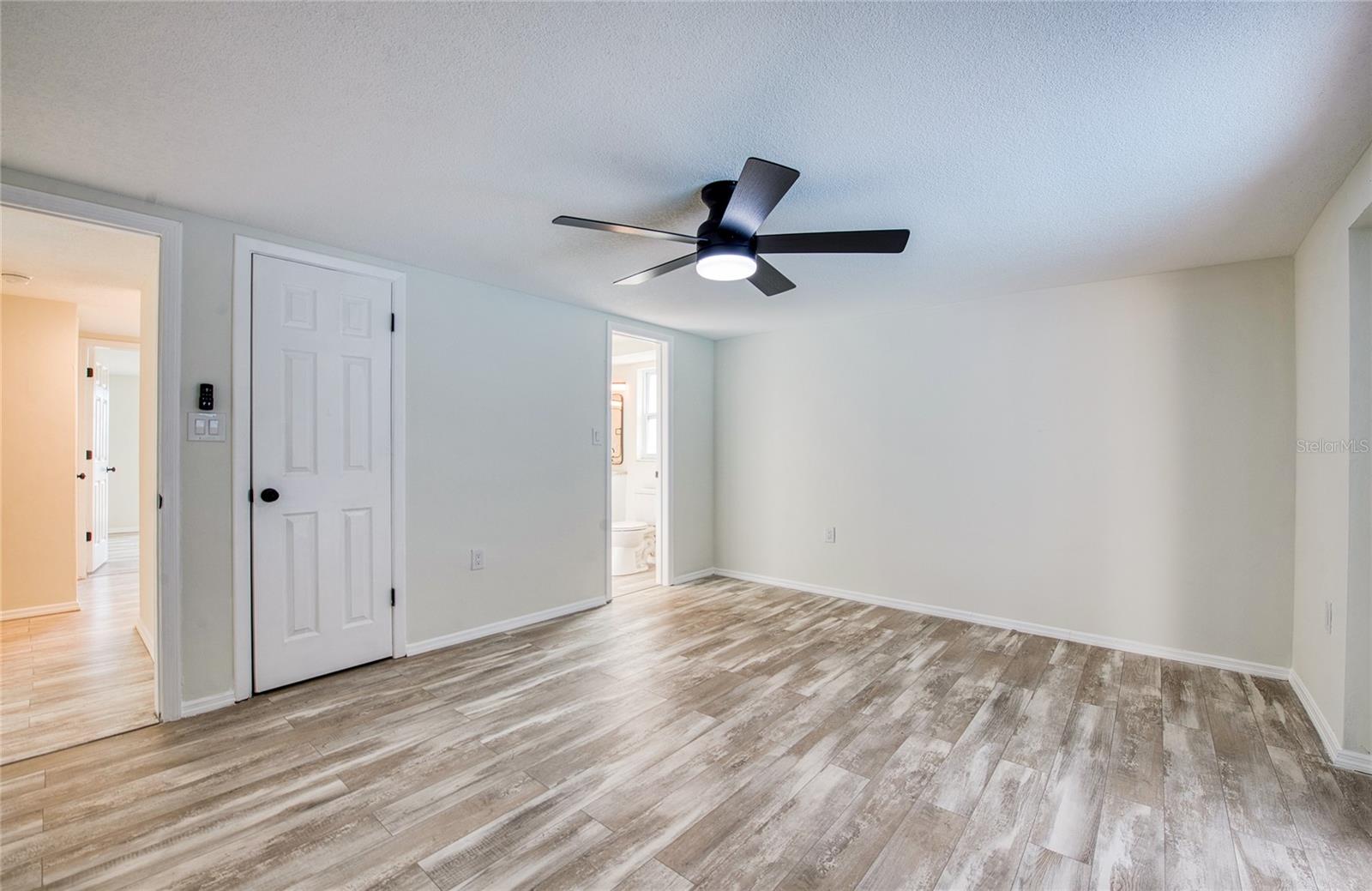 REGENCY PARK - Residential