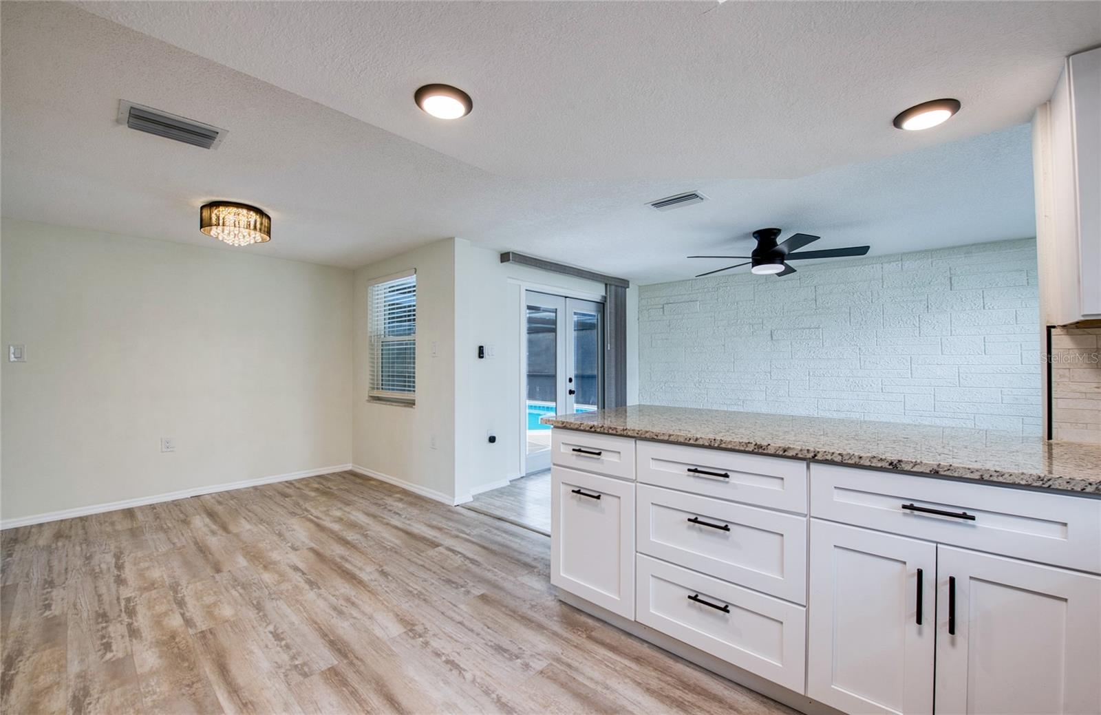 REGENCY PARK - Residential