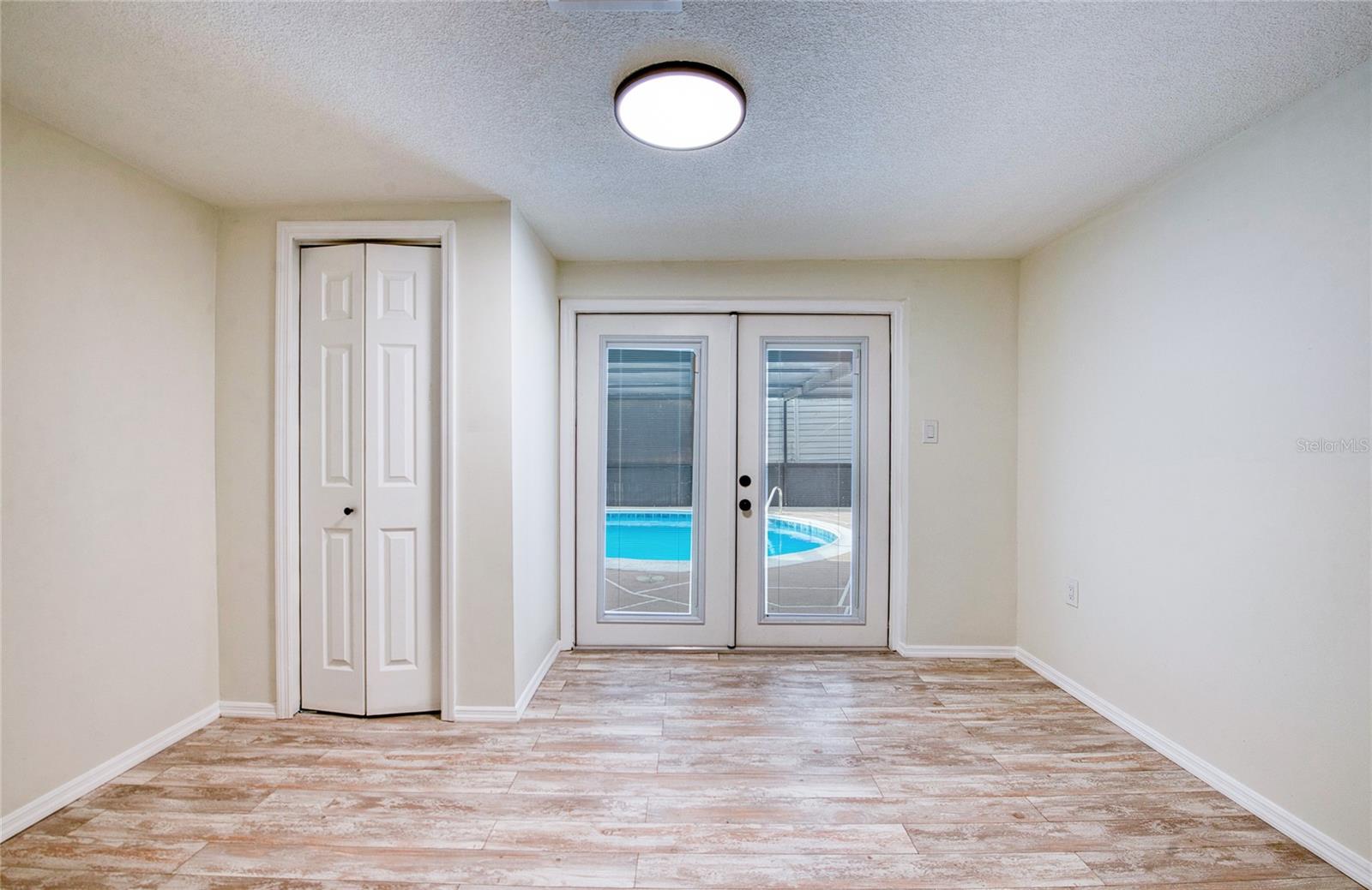 REGENCY PARK - Residential