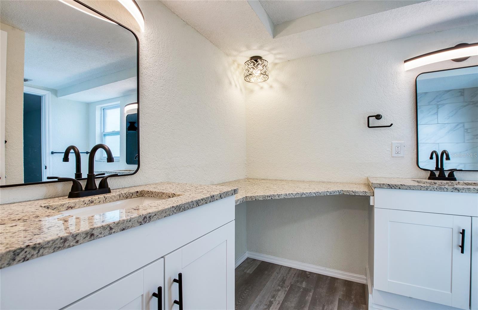 REGENCY PARK - Residential