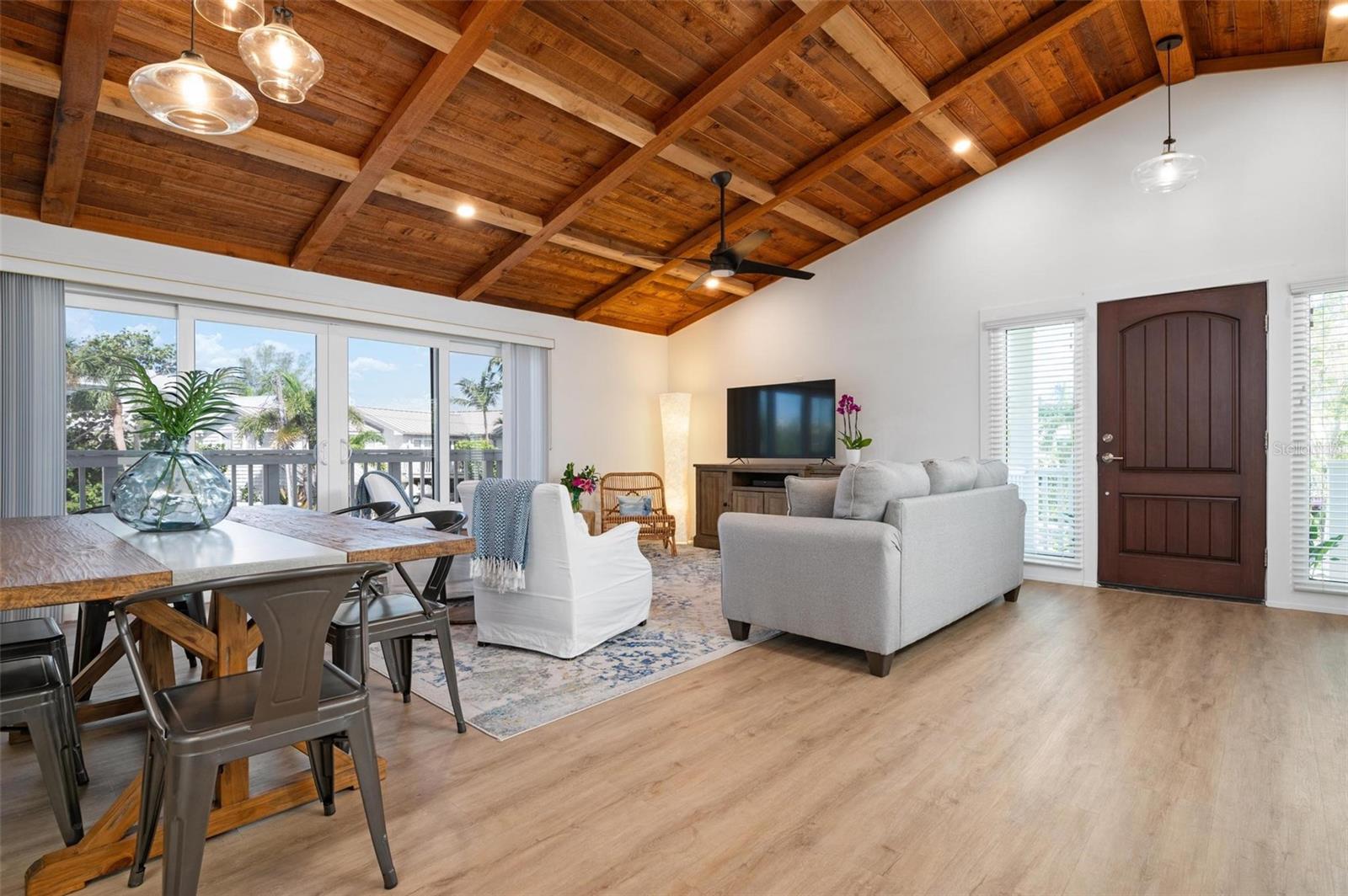 LUANA ISLES 1ST ADD - Residential