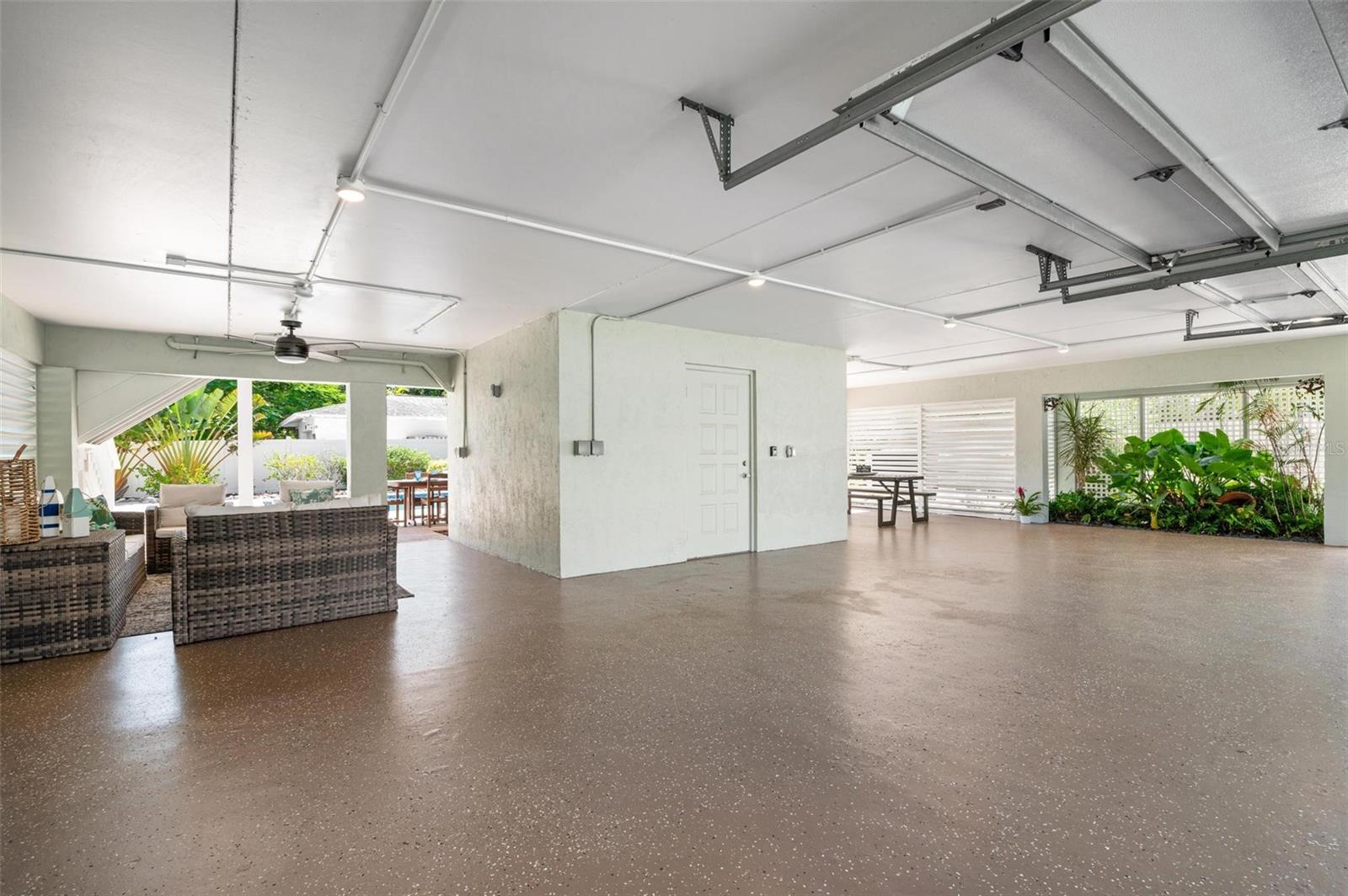 LUANA ISLES 1ST ADD - Residential