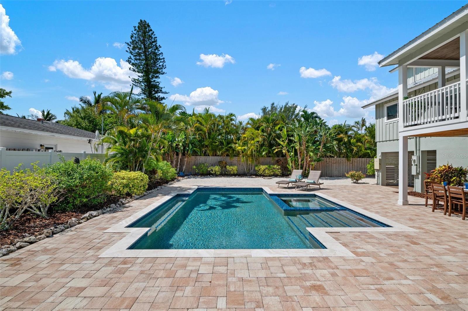 LUANA ISLES 1ST ADD - Residential