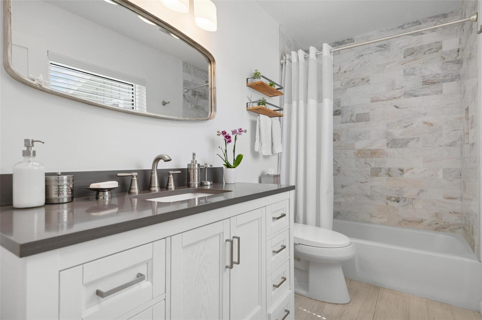 LUANA ISLES 1ST ADD - Residential