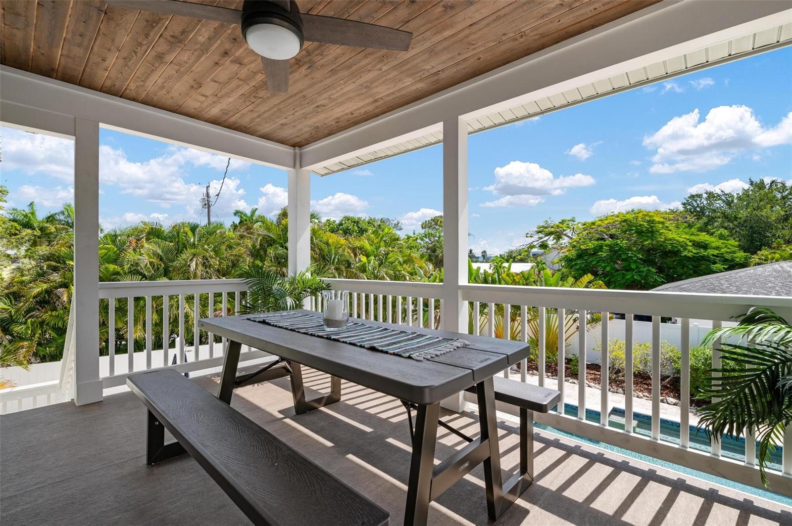 LUANA ISLES 1ST ADD - Residential