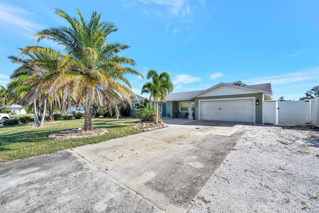 Photo of 407 61st Street NW, Bradenton, FL 34209 (MLS # A4669151)