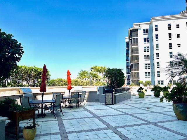 GRANDE ISLE TOWERS I & 02 PH I - Residential Lease