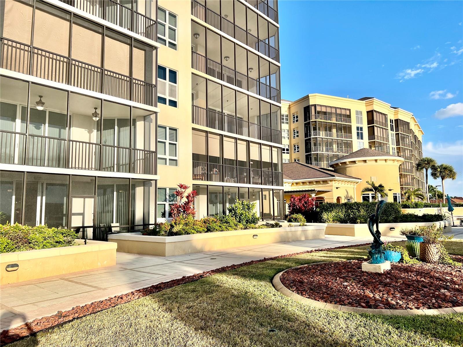 GRANDE ISLE TOWERS I & 02 PH I - Residential Lease