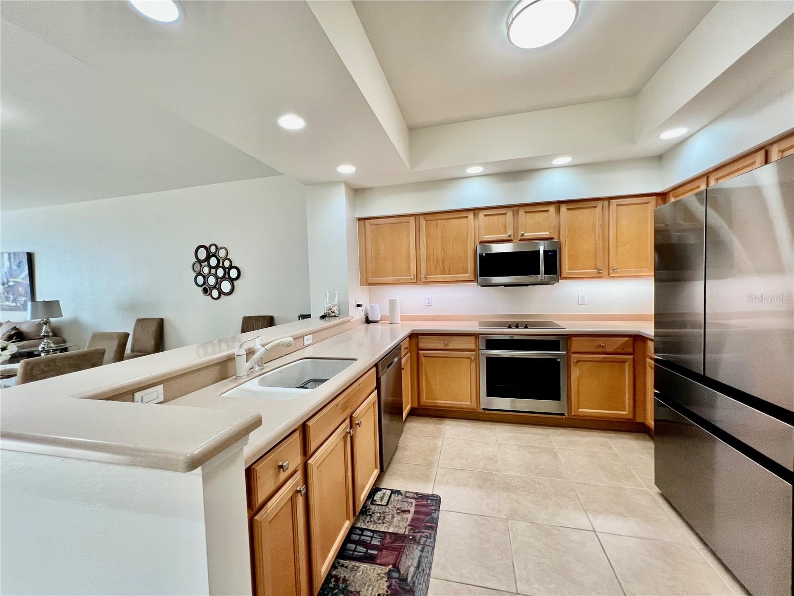 GRANDE ISLE TOWERS I & 02 PH I - Residential Lease